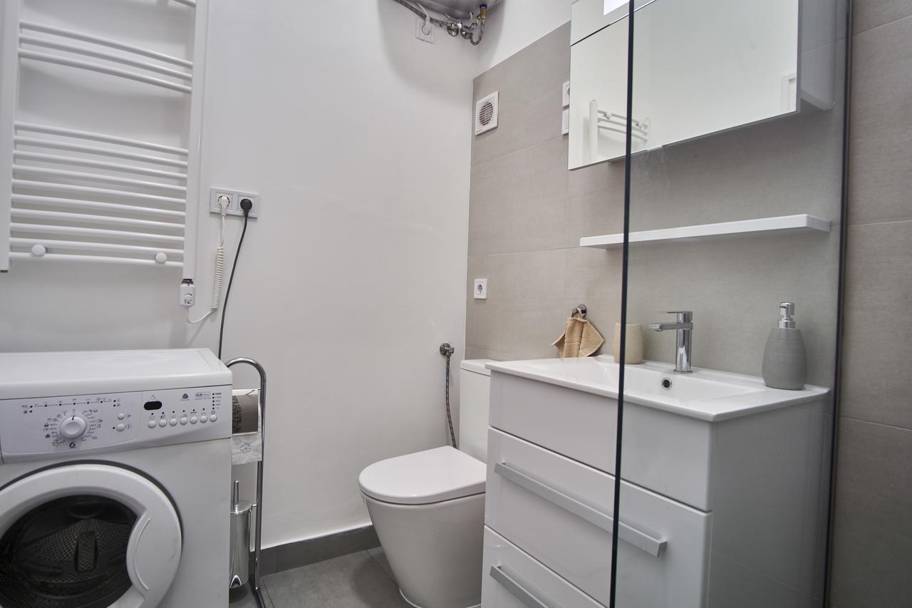 Apartment Design In The Center With Ac