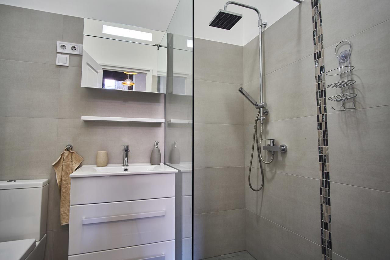 Apartment Design In The Center With Ac *
