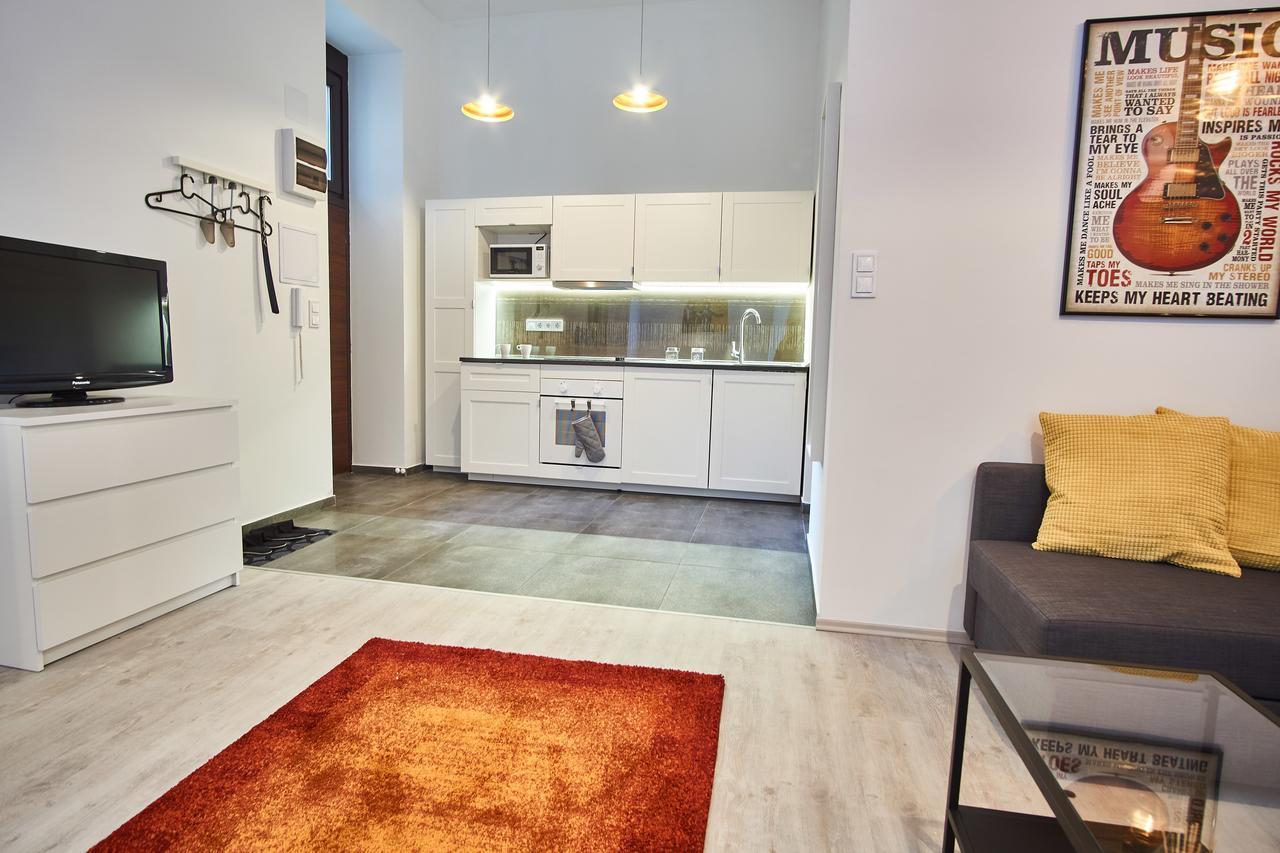 Apartment Design In The Center With Ac *