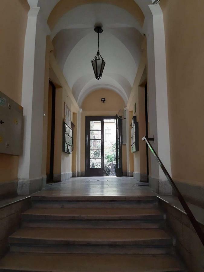 Design In The Center With Ac Apartment